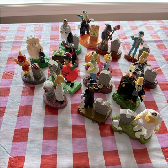 Complete The Simpsons Burger King Figurine Set - Picture 1 of 1